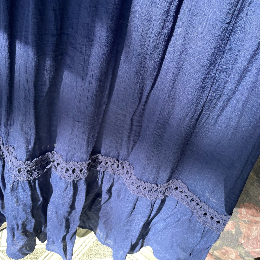 💃DRESS SALE!💃 Navy Blue Luxology Maxi dress with lace trim - Picture 2 of 4